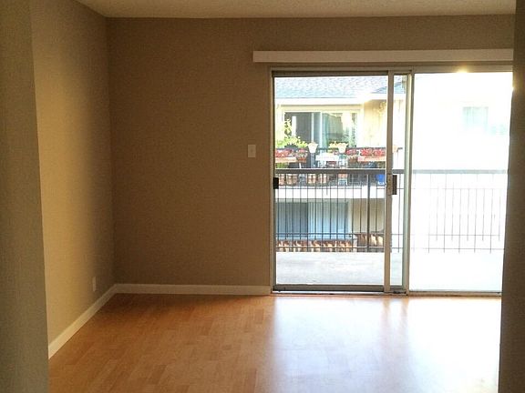 3rd image of 14409 Doolittle Dr