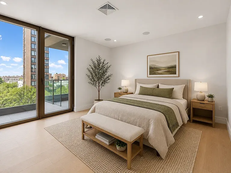 960 Franklin Ave #457 — Photo 7