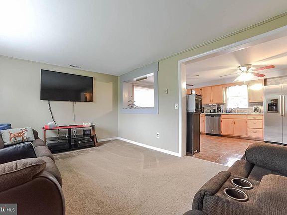 5th image of 29059 Greenhead Dr