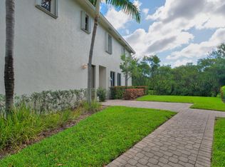 3237 Laurel Ridge Cir, Riviera Beach, FL 33404