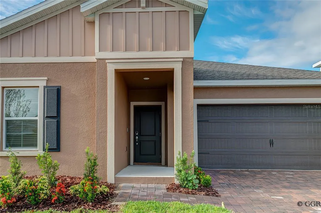 4 bed, 2.0 bath, 1922 sqft, $2,500 — Photo 2