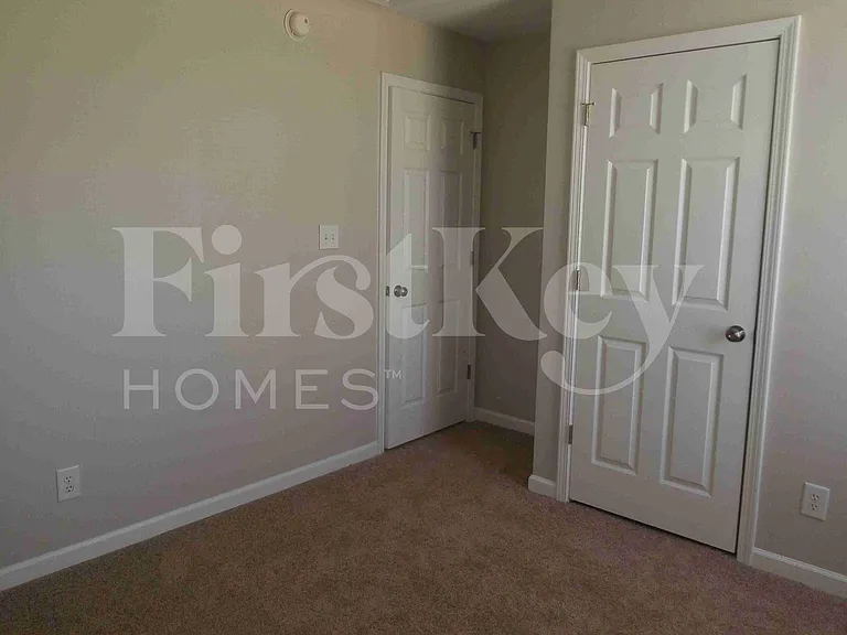 136 Rockbridge Ct — Photo 23