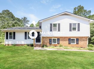 185 Hyde Cir, Newnan, GA 30263