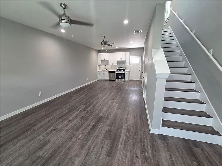9806 Fillmore St #B — Photo 7