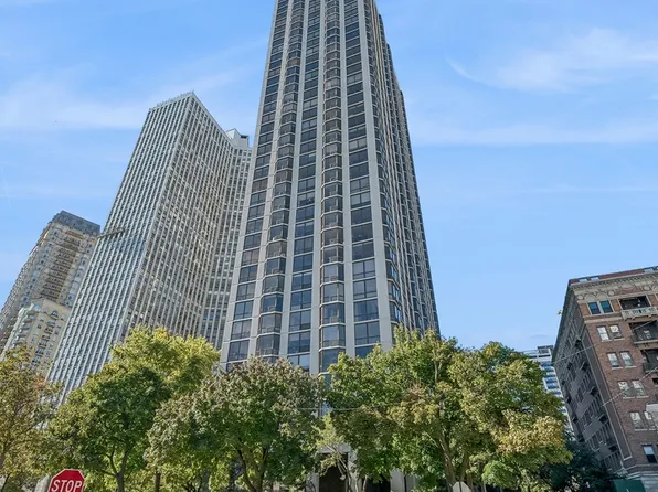 2650 N Lakeview Ave APT 710, Chicago, IL 60614