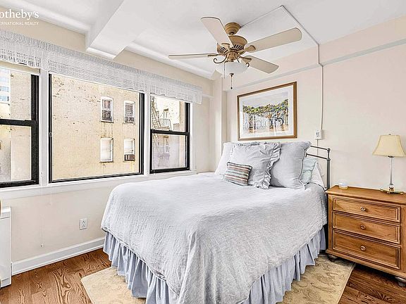 4th image of 220 E 67th St APT 6J