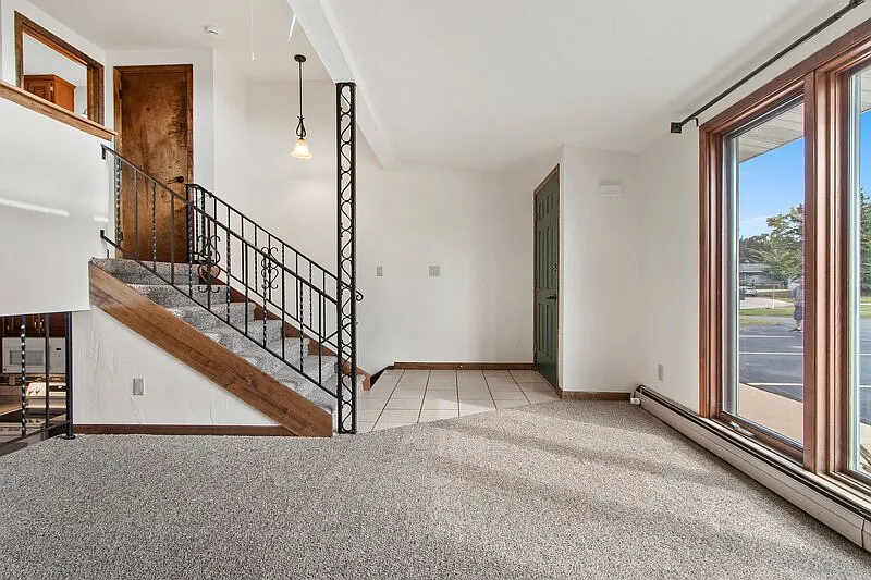 1 bed, 1.0 bath, 633 sqft, $999 — Photo 3