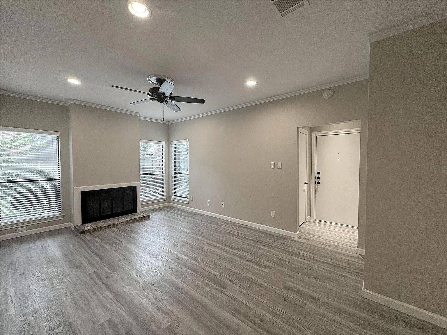 2 bed, 2.0 bath, 1173 sqft, $1,925 — Photo 4