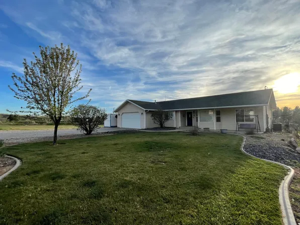 8129 N Diamond Valley Dr, Saint George, UT 84770