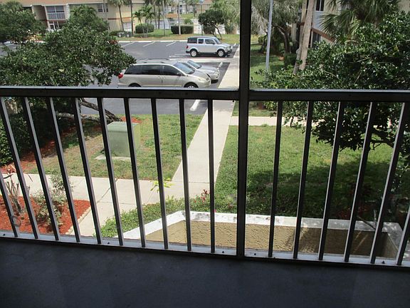 2nd image of 1537 SE Royal Green Circle E #207