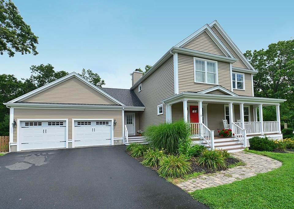 1st image of 12 Julia Dr