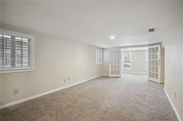 2205 Jefferson Ave — Photo 2