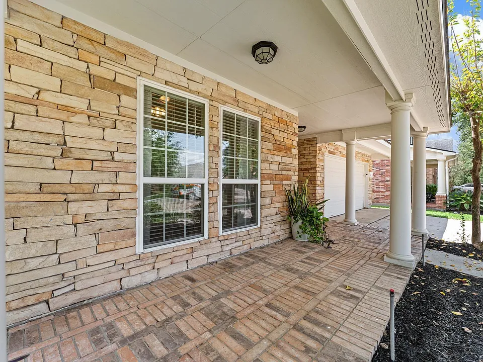 922 Spring Source Pl