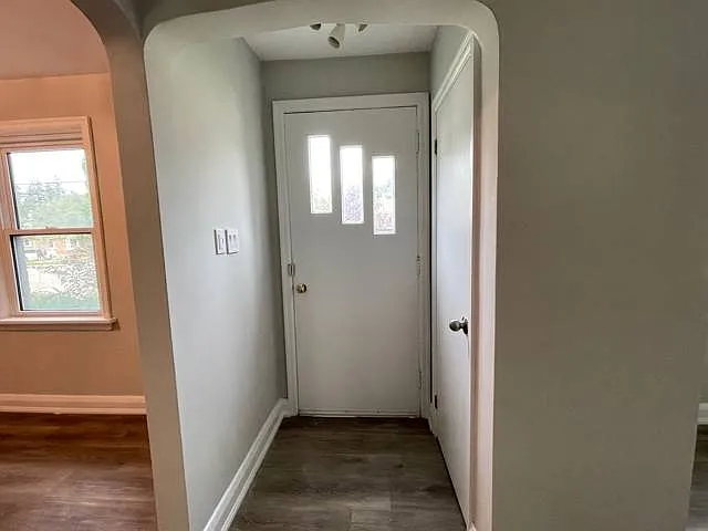 567 Weber St E — Photo 18