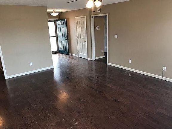 3rd image of 2710 Makenzie Dr