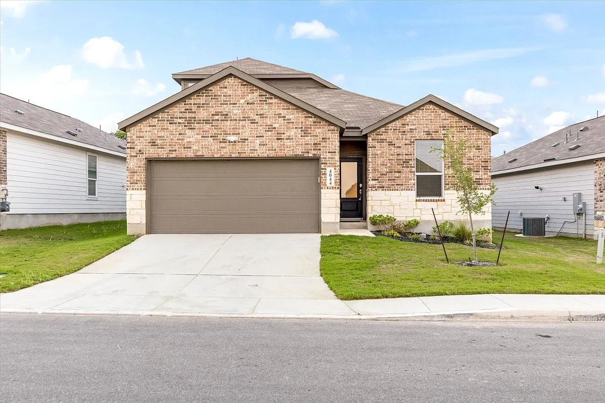 4 bed, 2378 sqft, $2,450 — Photo 1