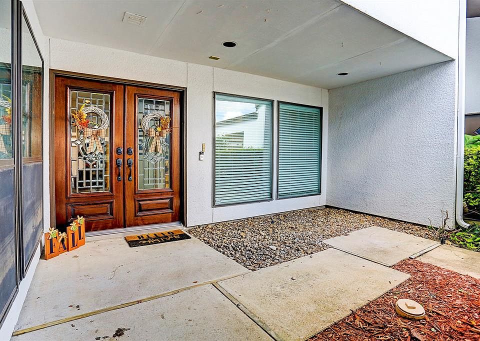 1st image of 7655 S Braeswood Blvd APT 40