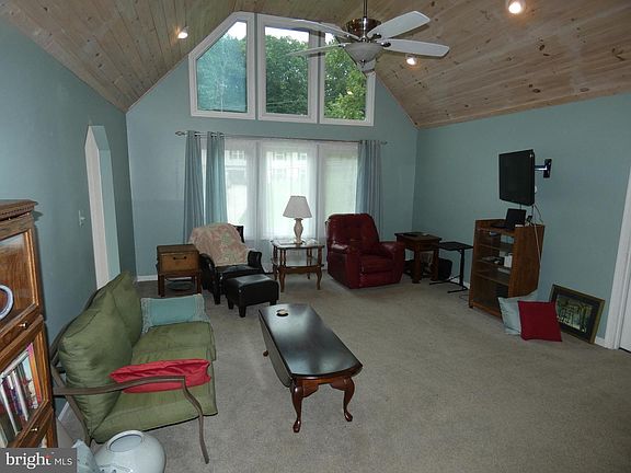 5th image of 1000 Columbus Dr