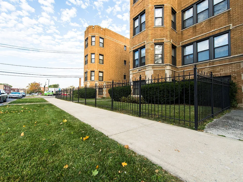 1514-20 W 77th Pl