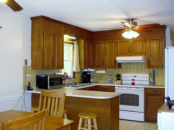 5th image of 184 Lamont Dr