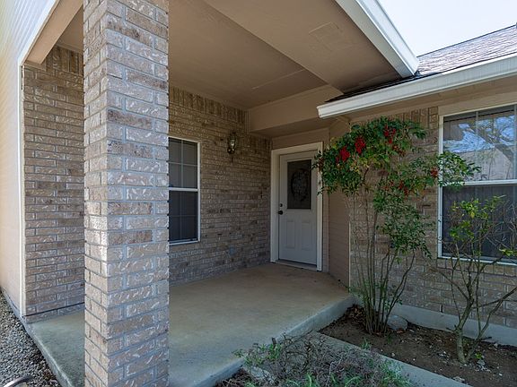 4th image of 2520 Boyington Ln