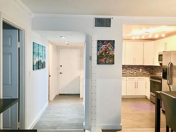 2nd image of 2025 NE 164th St APT 612