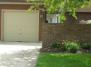 26567 Sussex Dr, Olmsted Falls, OH 44138