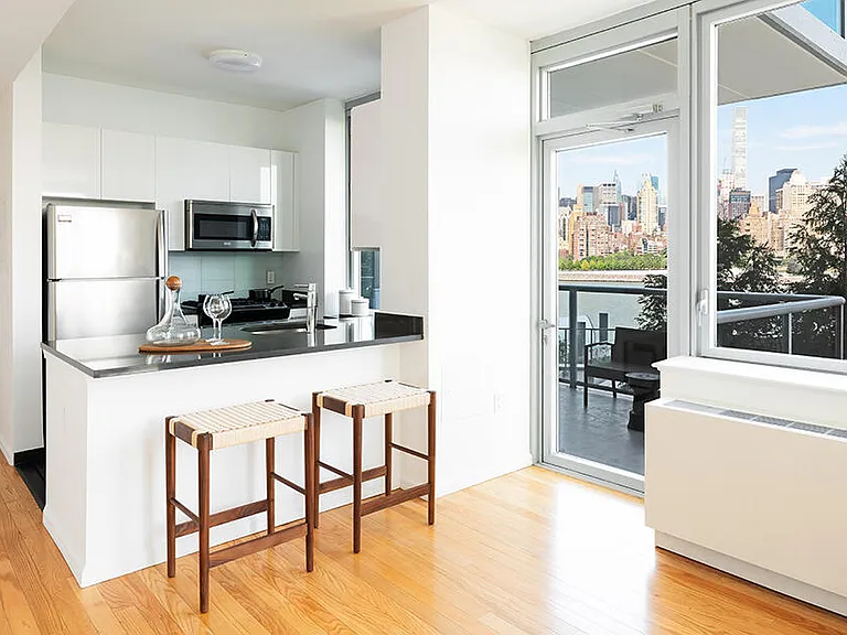 4540 Center Blvd #3 — Photo 7