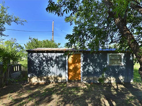 5th image of 643 NW Avenue F