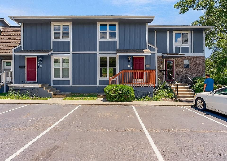 1st image of 813 Lakeview Dr