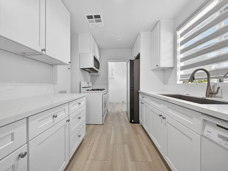 8100 Bellaire Ave — Photo 8