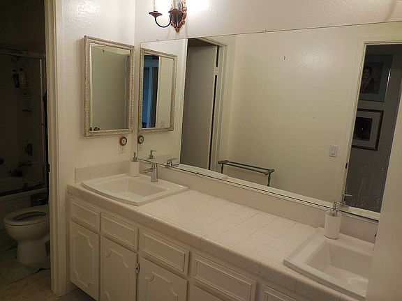 4th image of 165 Cerro Crest Dr