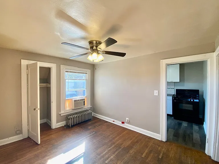 1025 Dana Ave Apts — Photo 9