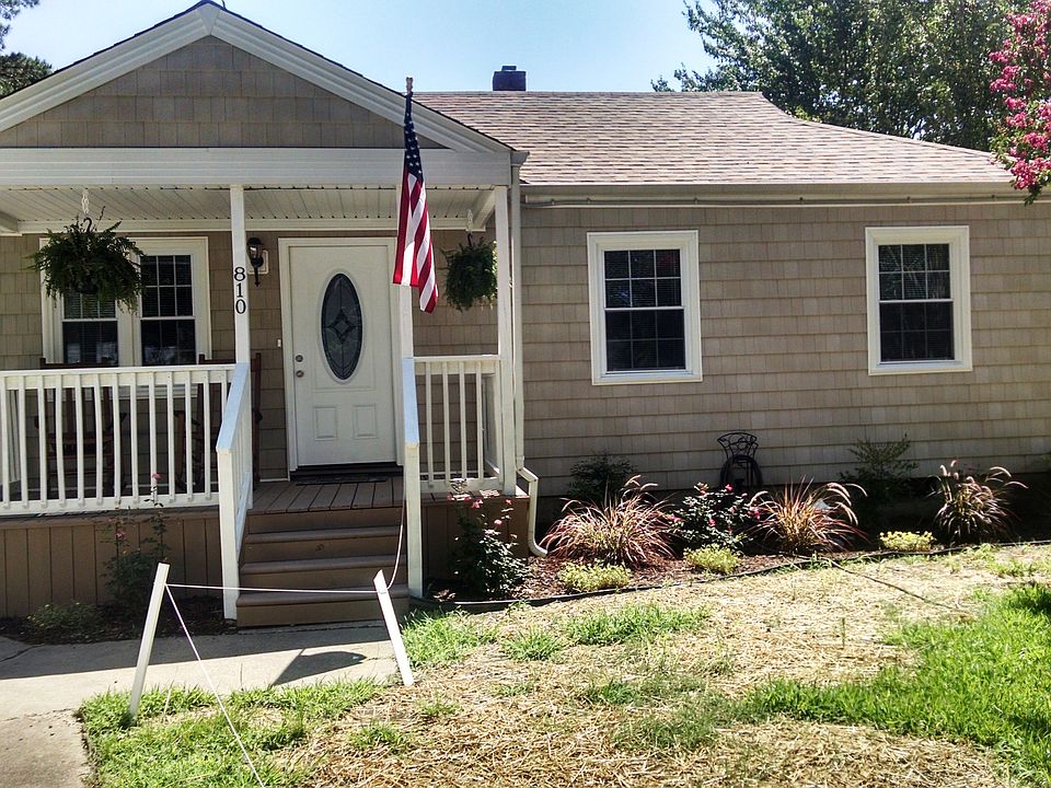 1st image of 810 Pine Acre Cir