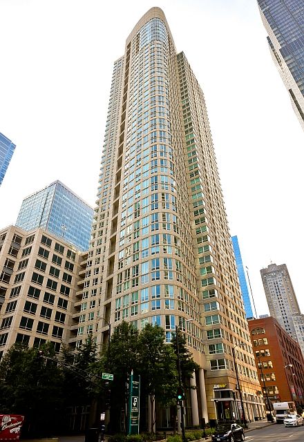 1st image of 345 N La Salle Dr APT 2307