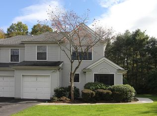 144 Day Ct, Mahwah, NJ 07430