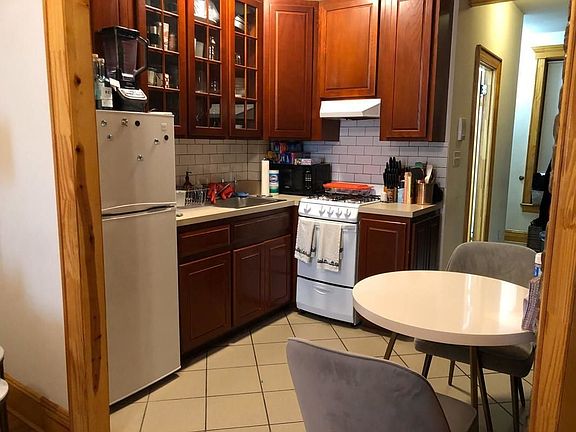 3rd image of 232 E 64th St APT 9