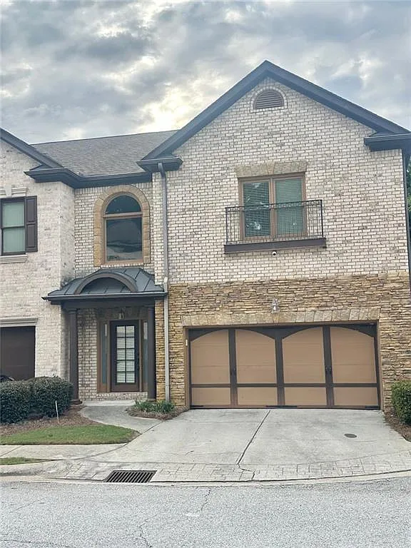 3 bed, 2.5 bath, $2,700 — Photo 1