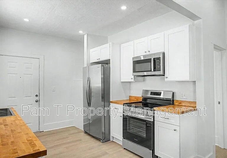 615 W 39th St #A — Photo 12