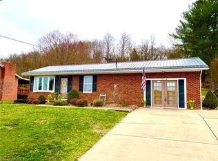2218 Lindy Cir, Saint Marys, WV