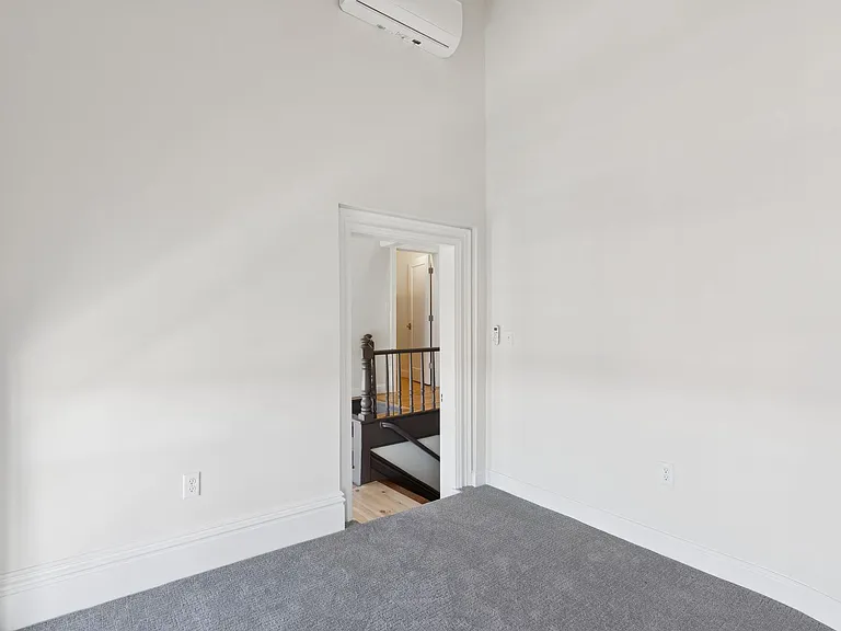 129 Main St — Photo 16