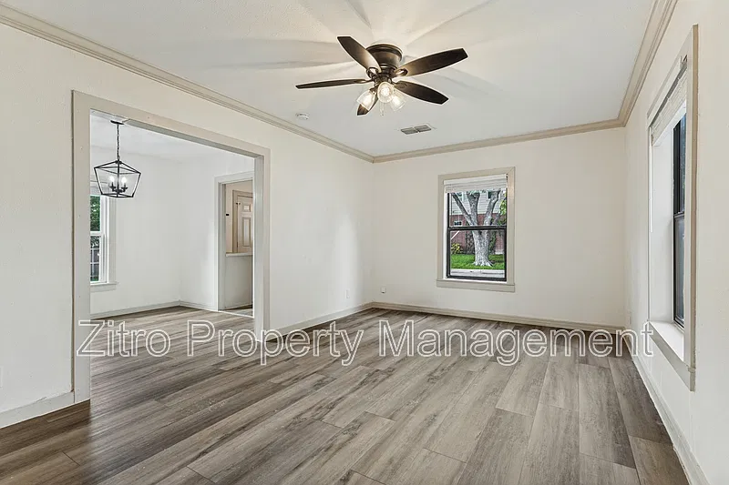 3 bed, 1.0 bath, 790 sqft, $1,800 — Photo 2