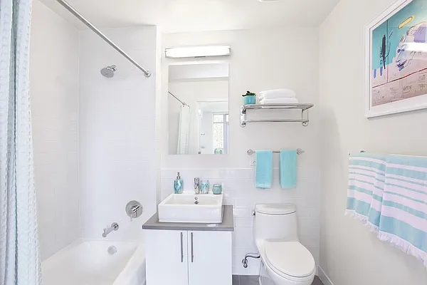 Rented by Red Apple Group | media 41