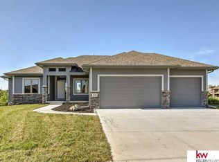 16067 Zac Ln, Bennington, NE 68007