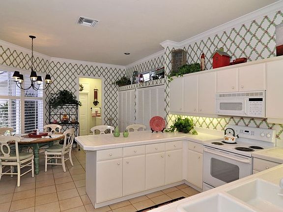 5th image of 3810 Bay Hammock Ct