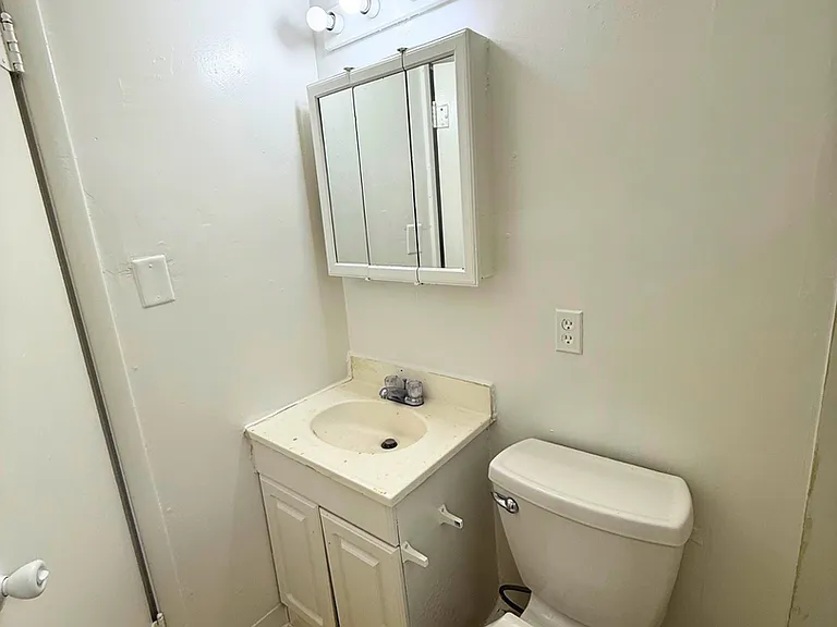 1258 SW Clay St — Photo 5
