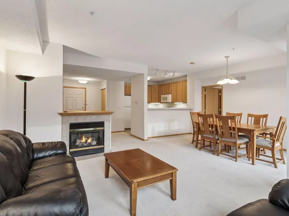 560 N 2nd St APT 307, Minneapolis, MN 55401
