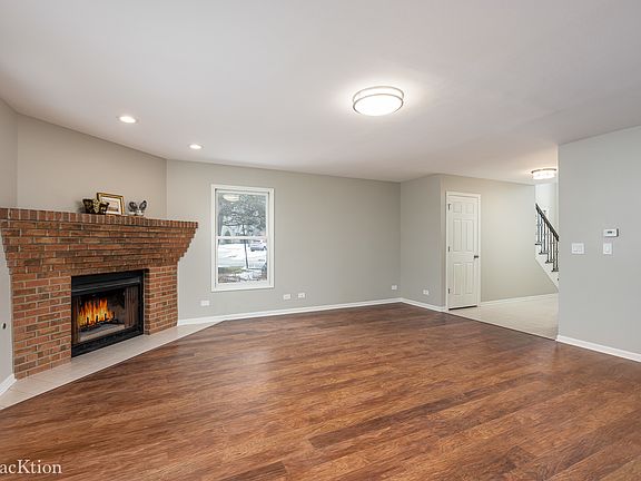 5th image of 201 Tosca Dr
