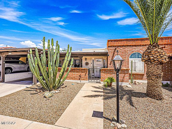 2nd image of 158 W Los Robles