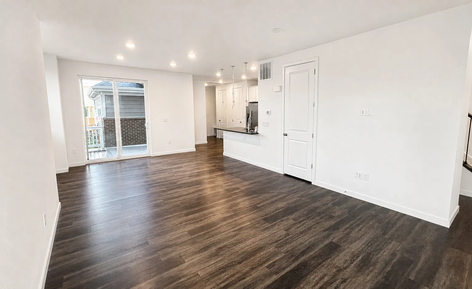 2 bed, 2193 sqft, $2,900 — Photo 2